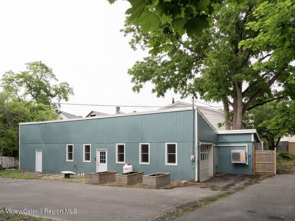 825 Columbia Street, Hudson, NY 12534