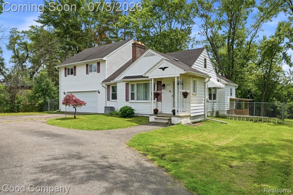 29693 Medbury Street, Farmington Hills, MI 48336 Main Photo