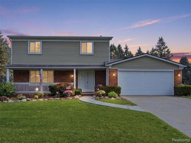 4040 Taggett Lake Drive, Highland Twp, MI 48357
