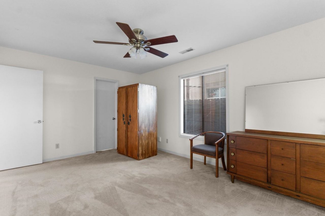 1701-k Edge Dr. Photo 23