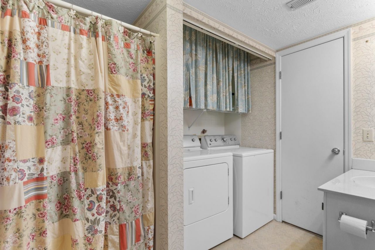 1701-k Edge Dr. Photo 38
