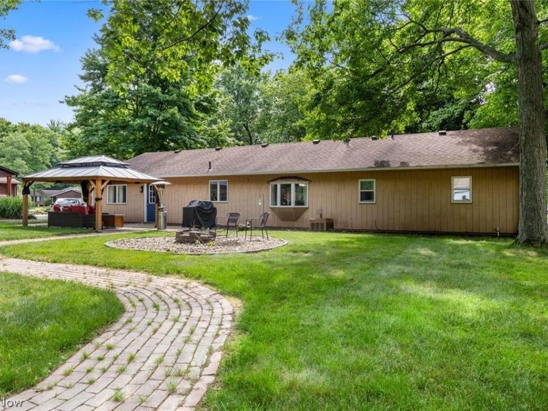 1135 Royal Drive, Amherst, OH 44001 Photo 26
