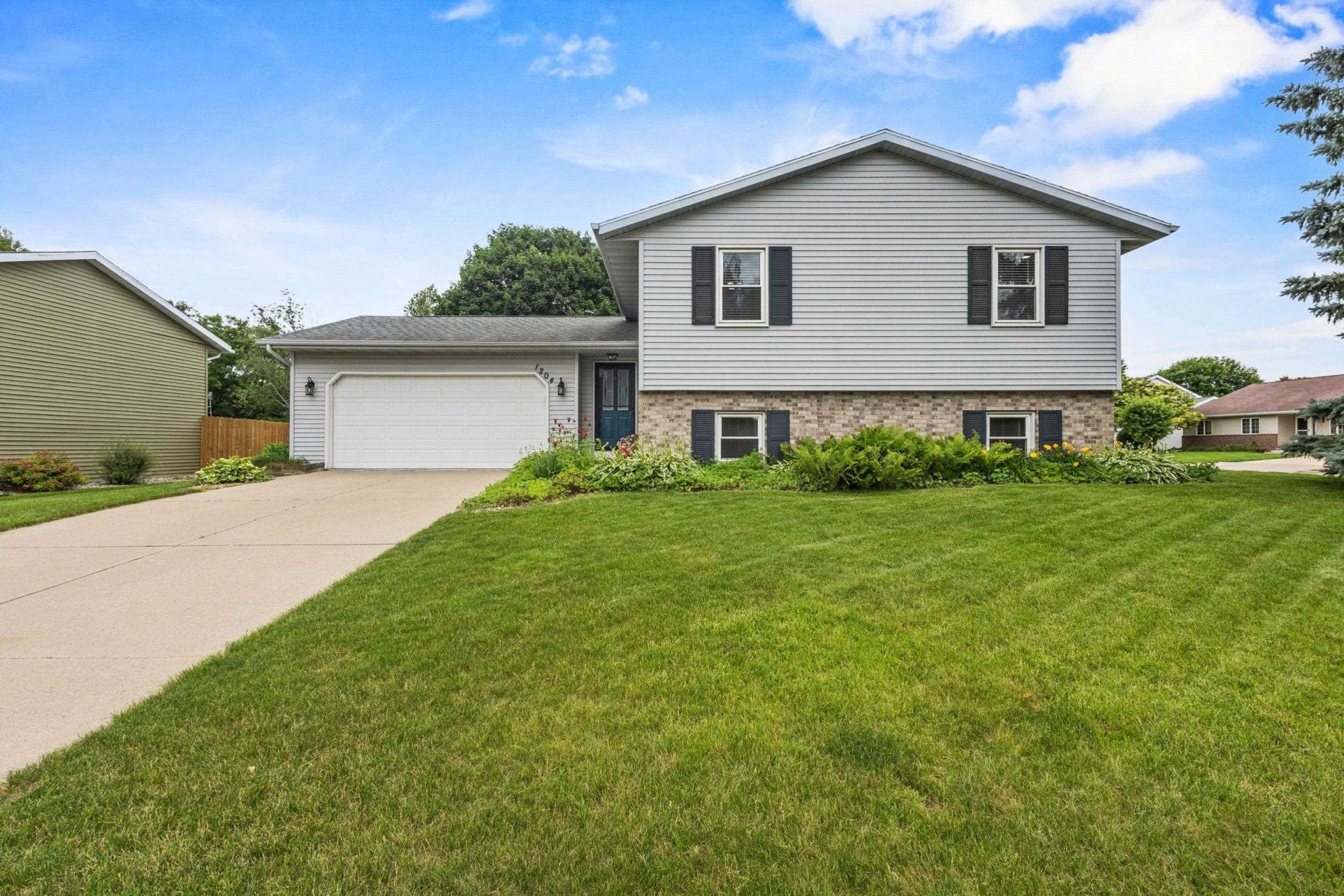 1204 Centennial Parkway, Waunakee, WI 53597 Main Photo