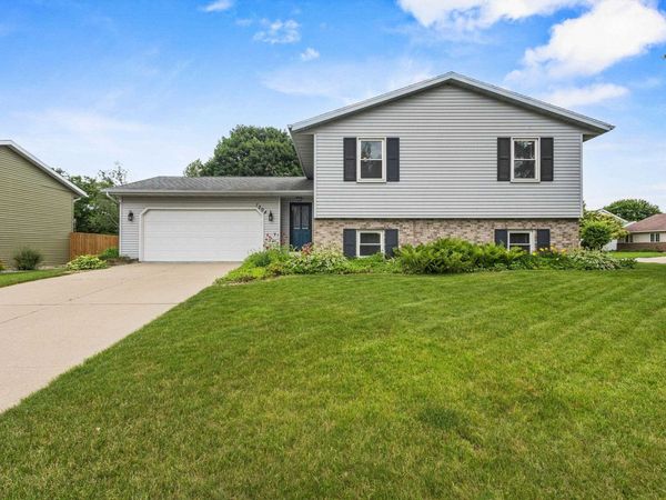 1204 Centennial Parkway, Waunakee, WI 53597