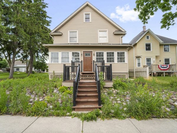 N88W16226 Park Blvd, Menomonee Falls, WI 53051