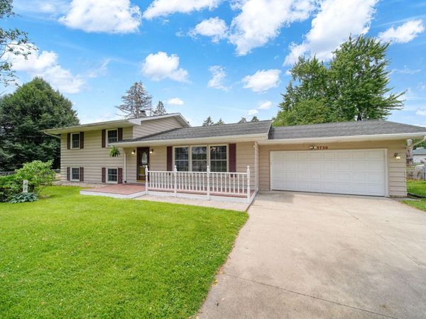 3720 Saint Anne Avenue, Jackson, MI 49201