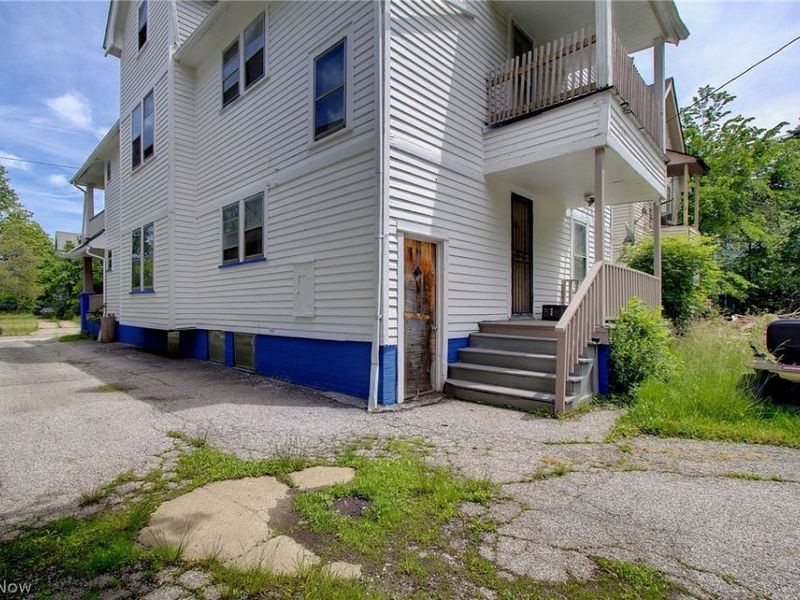 1872 Lampson Road, Cleveland, OH 44112 Photo 12