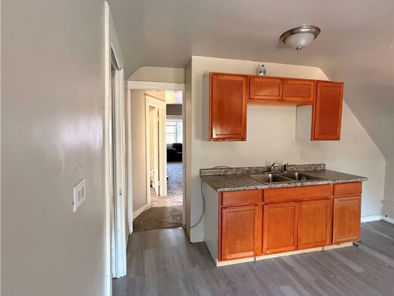 1872 Lampson Road, Cleveland, OH 44112 Photo 22