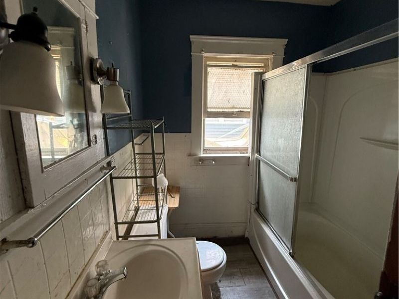 1872 Lampson Road, Cleveland, OH 44112 Photo 8