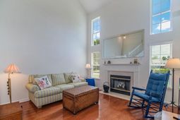 221-5 Red Rose Blvd. photo 4