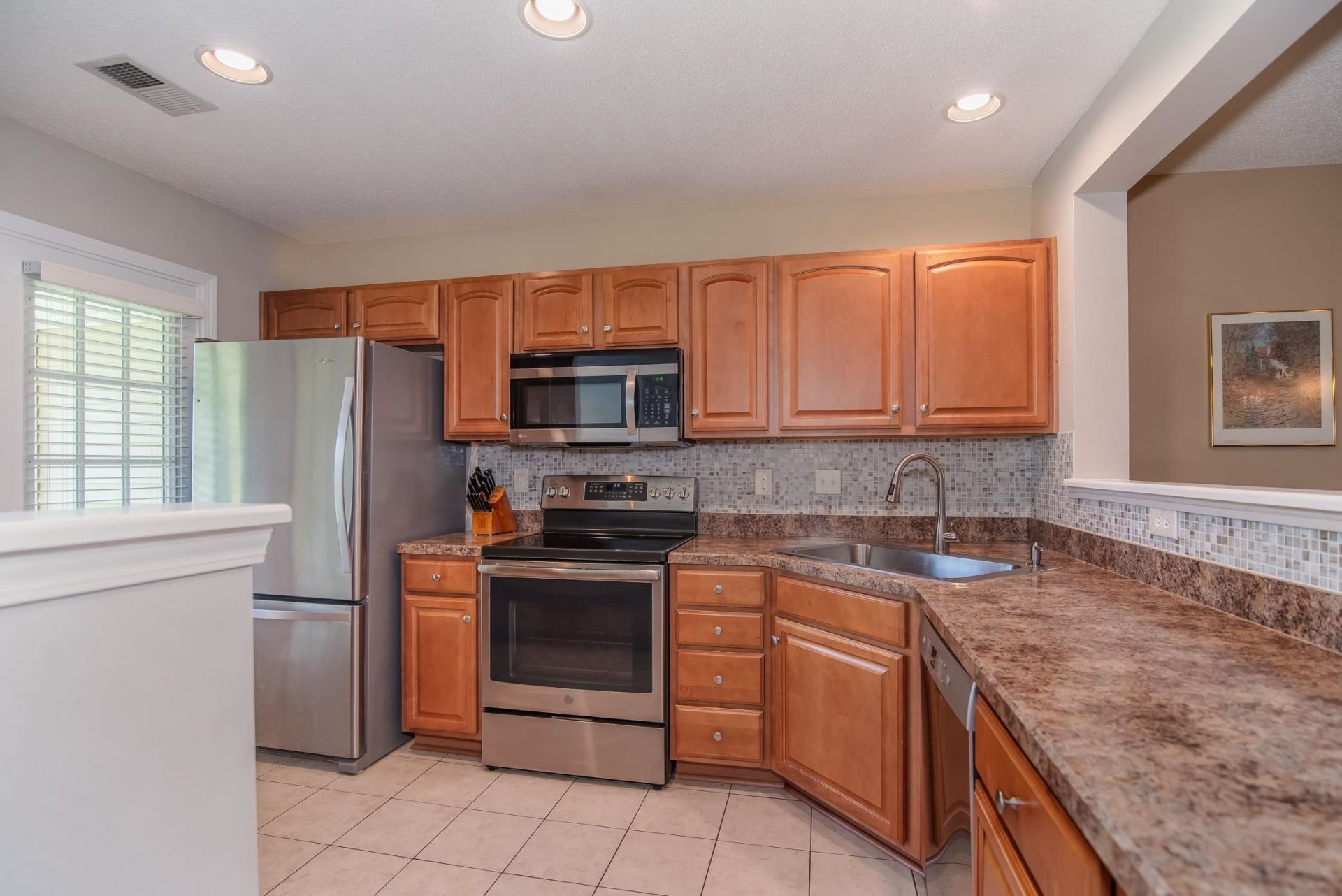 221-5 Red Rose Blvd. Photo 6