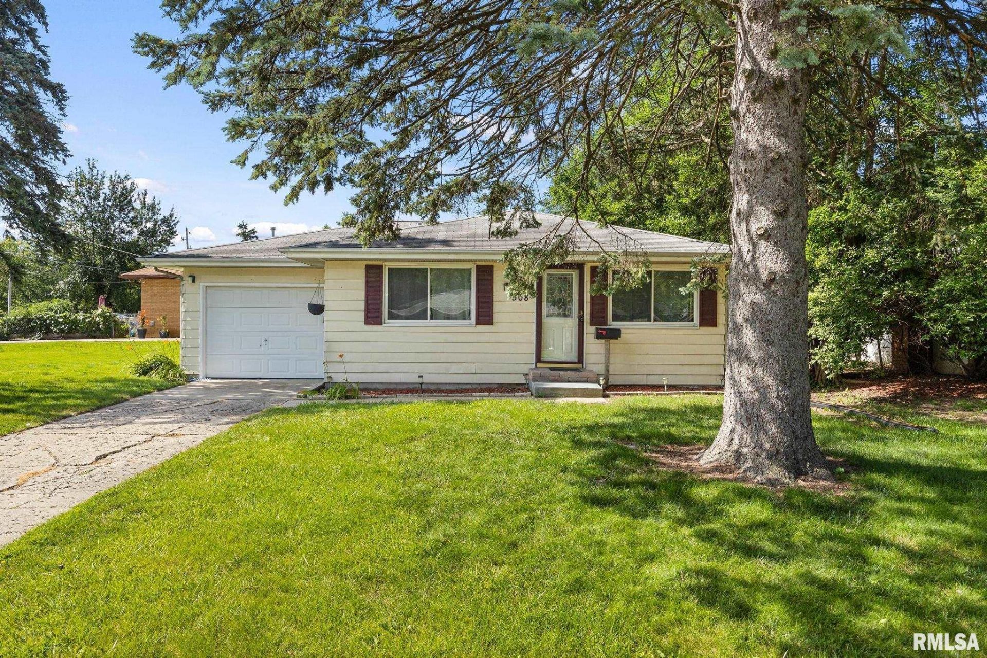 508 W Kellar Parkway, Peoria, IL 61614 Main Photo