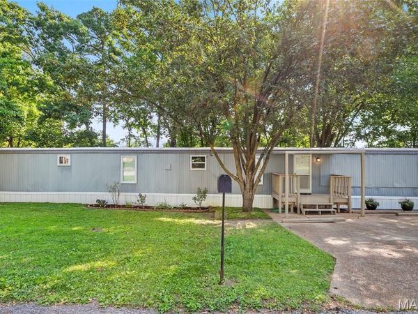 859 Thousand Pines Drive, Fenton, MO 63026