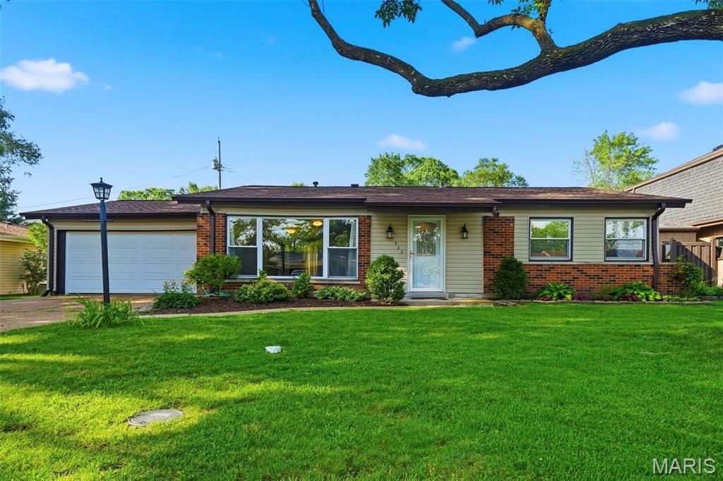 724 Caspian Lane, Saint Louis, MO 63125 Main Photo
