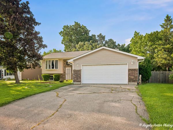2494 FOREST VIEW Road, Lindenhurst, IL 60046