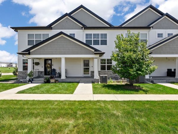2494 Roycroft Dr. , Marion, IA 52302