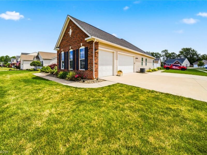 7347 Warblers Lane, North Ridgeville, OH 44039 Photo 4