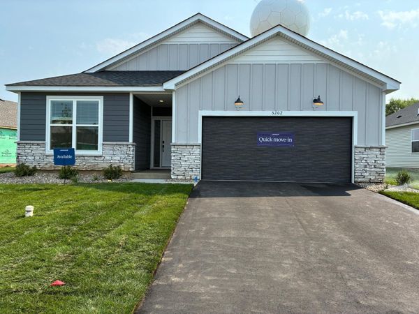 5202 Long Pointe Bay, Woodbury, MN 55129