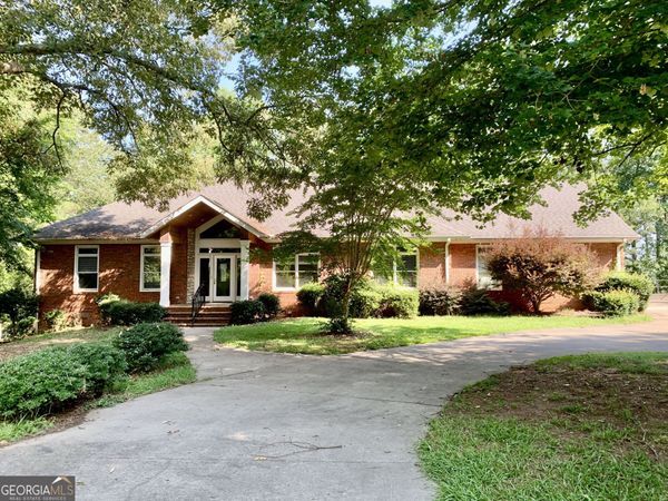 727 Kings Bench Drive, Hartwell, GA 30643