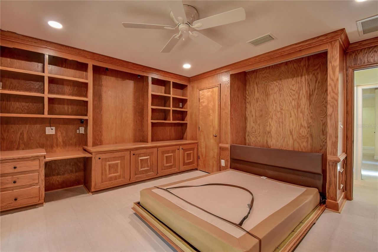 1247 Monticello Boulevard N, Saint Petersburg, FL 33703 Photo