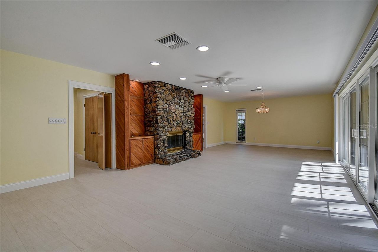 1247 Monticello Boulevard N, Saint Petersburg, FL 33703 Photo