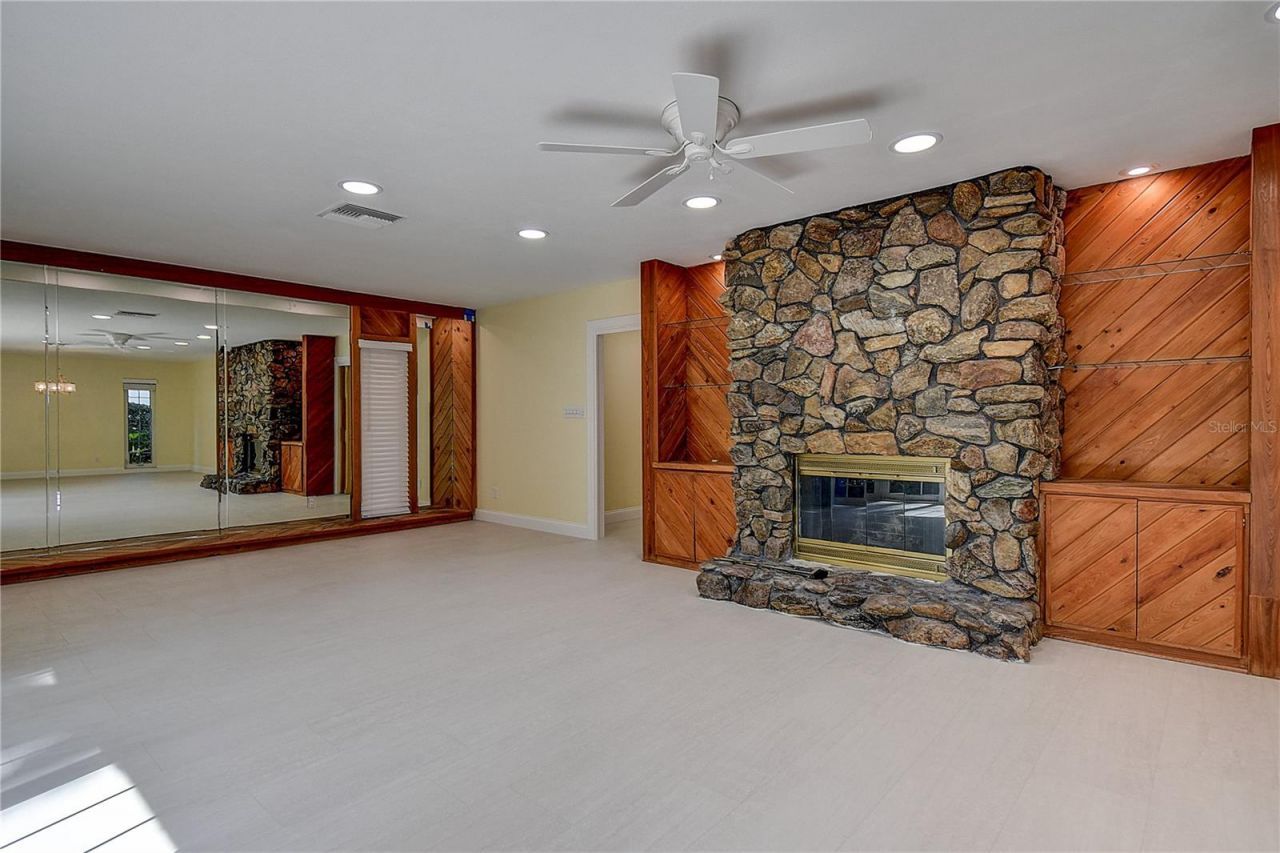 1247 Monticello Boulevard N, Saint Petersburg, FL 33703 Photo