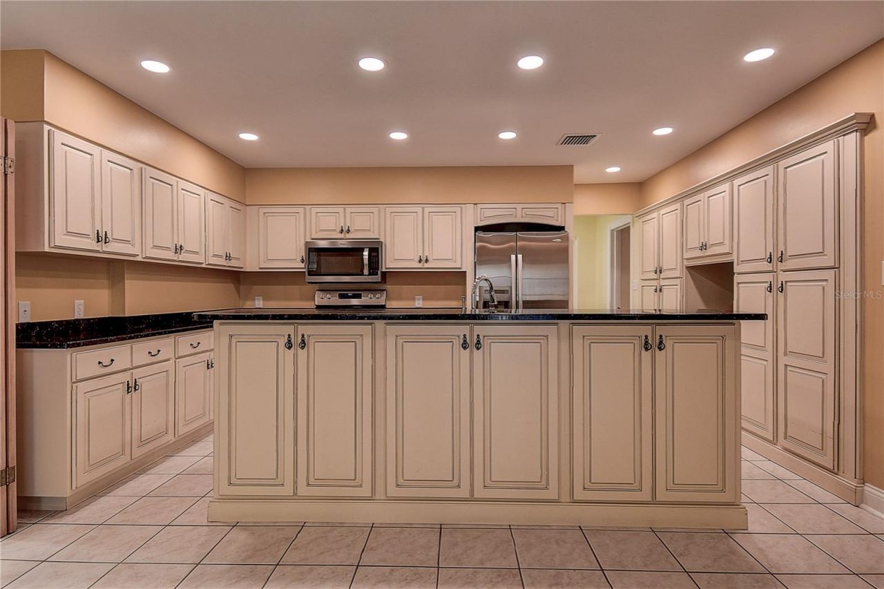 1247 Monticello Boulevard N, Saint Petersburg, FL 33703 Photo