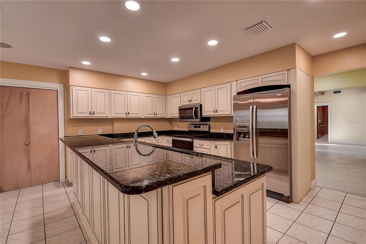 1247 Monticello Boulevard N, Saint Petersburg, FL 33703 Photo