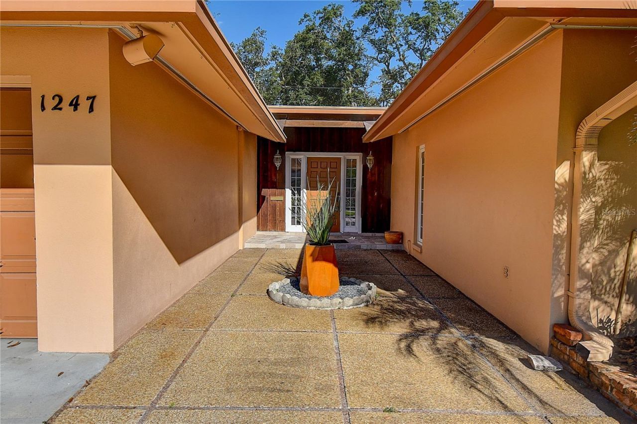 1247 Monticello Boulevard N, Saint Petersburg, FL 33703 Photo