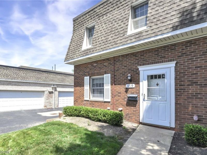 3719 Addington Court, Unit N183, Fairview Park, OH 44126 Photo 3