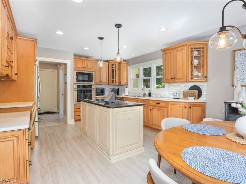 614 Red Rock Drive, Wadsworth, OH 44281 Photo 4