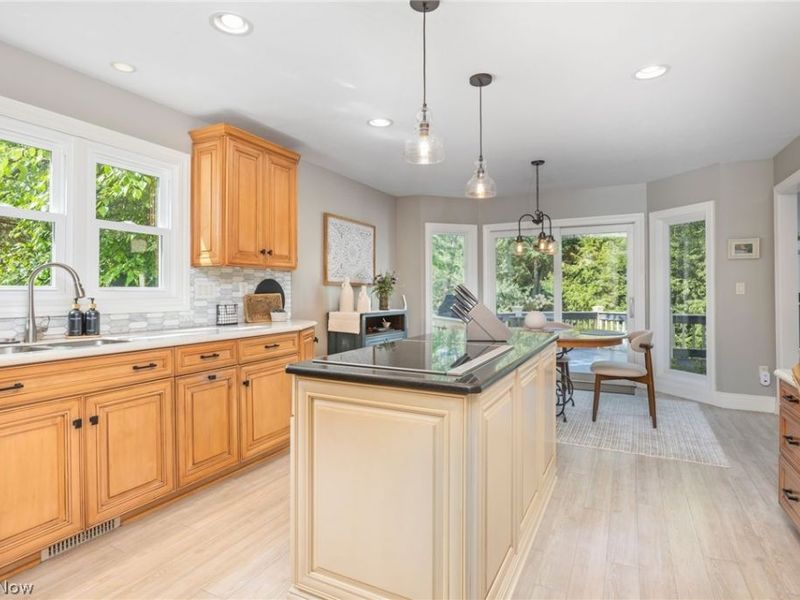 614 Red Rock Drive, Wadsworth, OH 44281 Photo 6