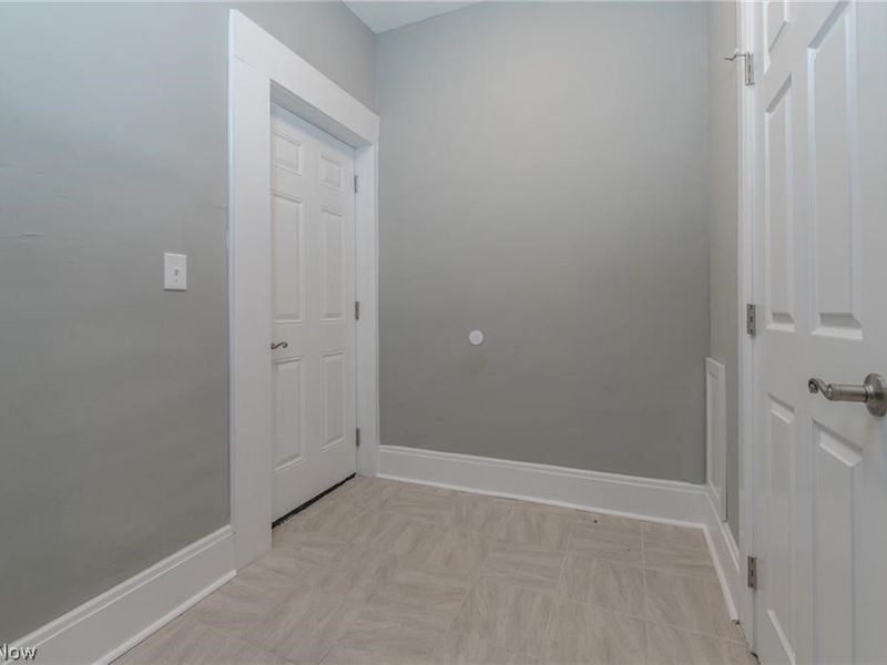 1387 W 69th Street, Unit 4, Cleveland, OH 44102 Photo 14