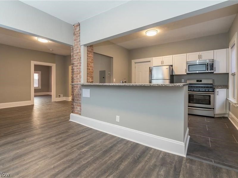 1387 W 69th Street, Unit 4, Cleveland, OH 44102 Photo 5