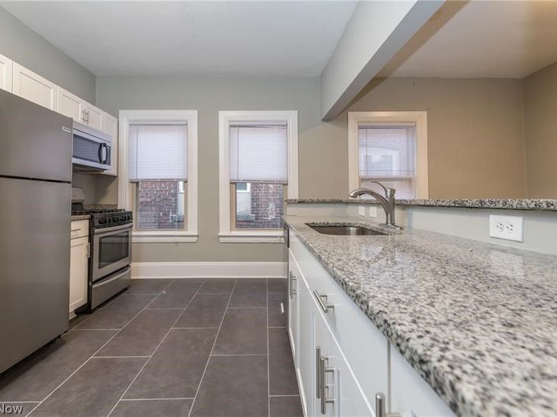 1387 W 69th Street, Unit 4, Cleveland, OH 44102 Photo 7