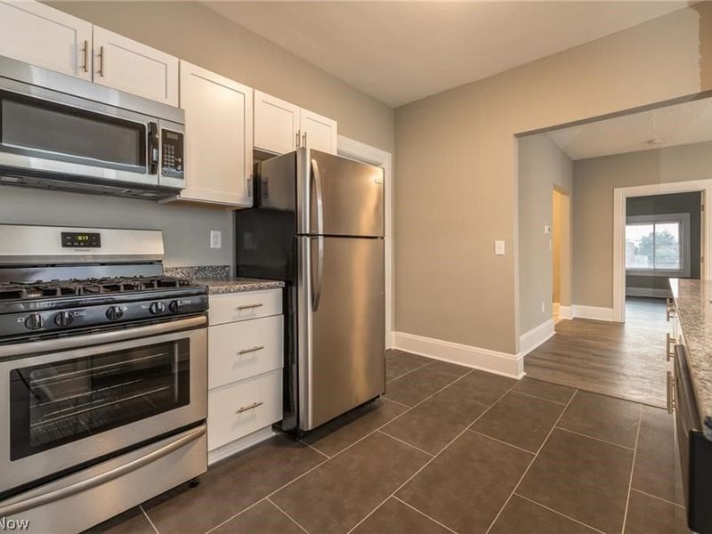 1387 W 69th Street, Unit 4, Cleveland, OH 44102 Photo 8