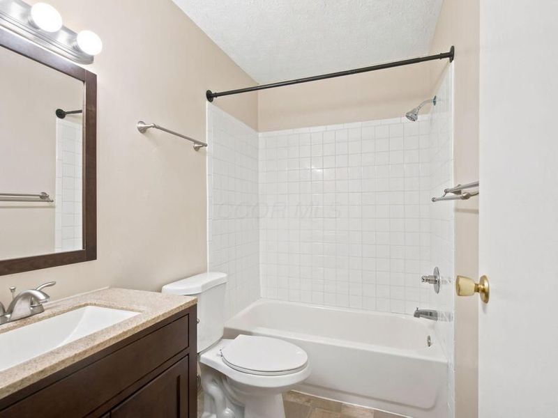 910 Annagladys Drive, Unit G2, Columbus, OH 43085 Photo 17