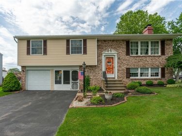 116 Roycroft Drive, Orchard Park, NY 14224