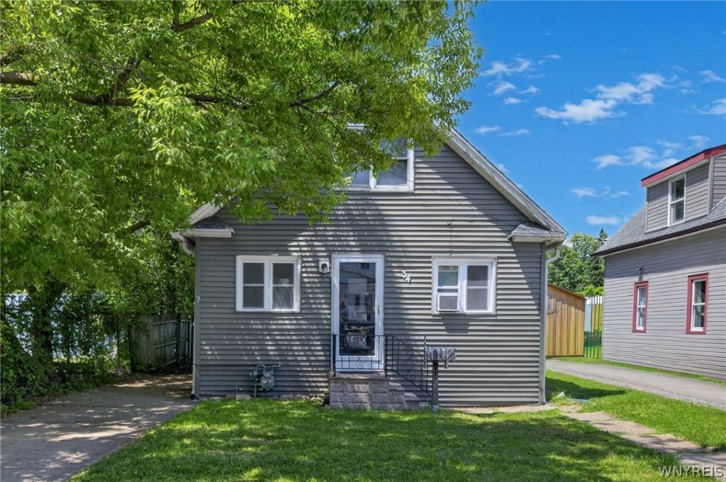 34 Loretta Street, Tonawanda, NY 14150 Main Photo