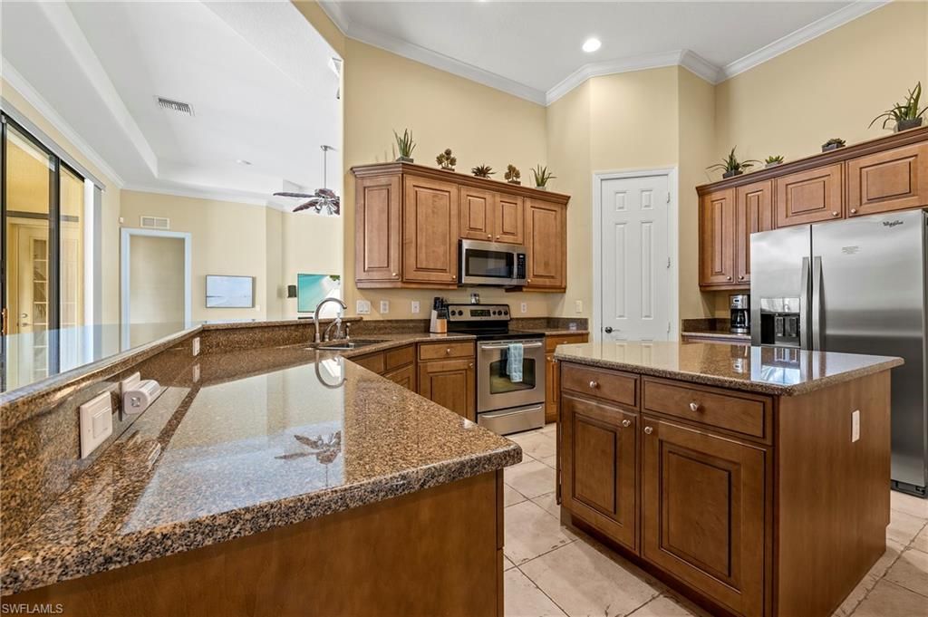 975 Tivoli Ct, Naples, FL 34104 Photo
