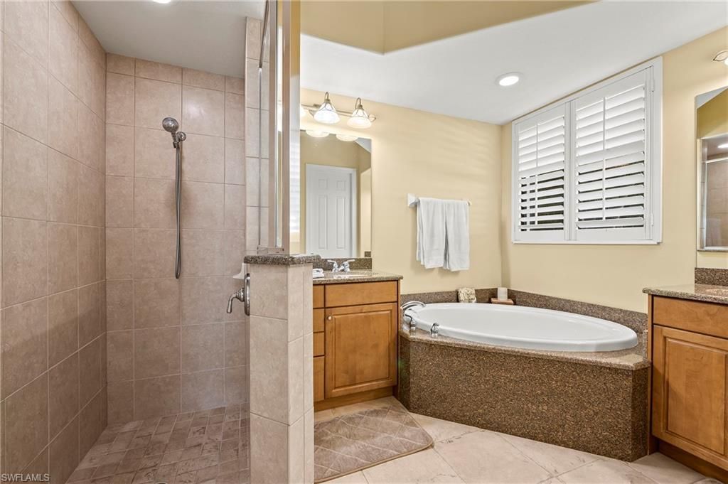 975 Tivoli Ct, Naples, FL 34104 Photo