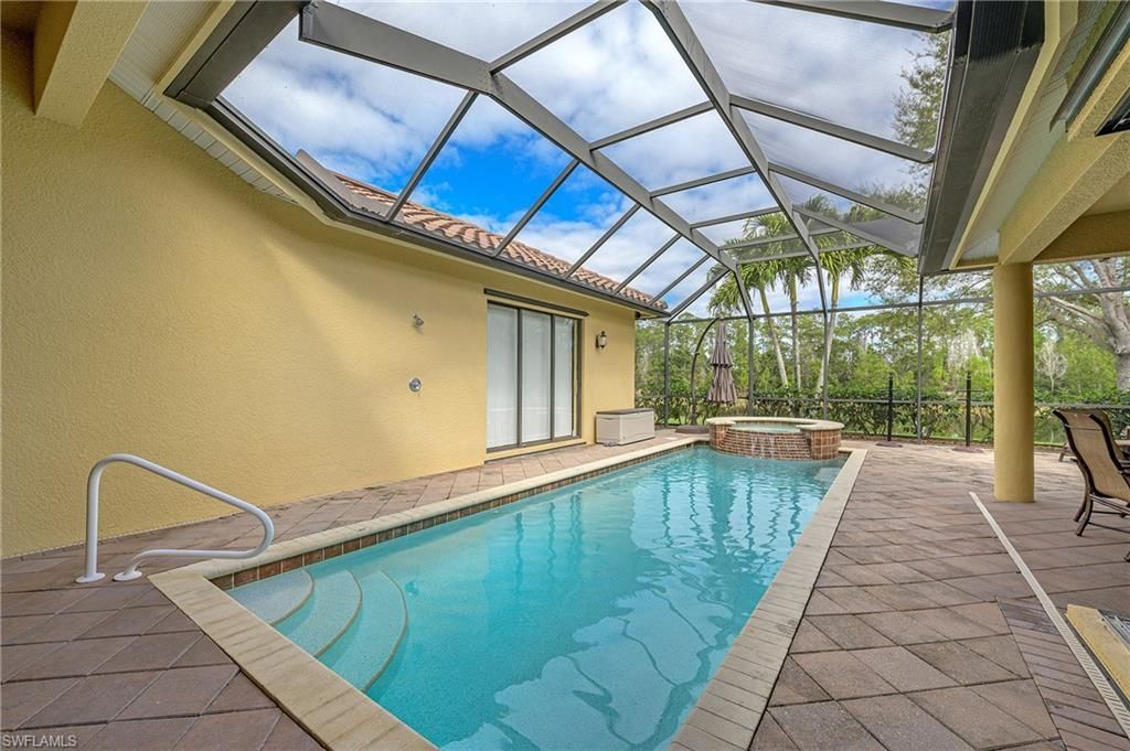 975 Tivoli Ct, Naples, FL 34104 Photo