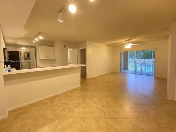 2600 S University Drive, Unit 207, Davie, FL 33328