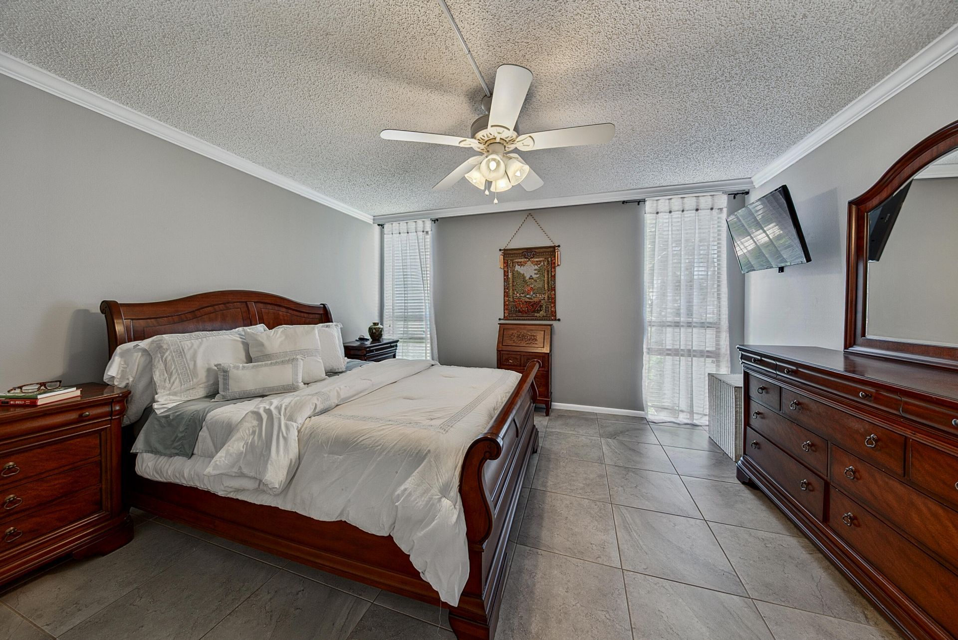 4800 Bayview Drive, Unit 402, Fort Lauderdale, FL 33308 Photo
