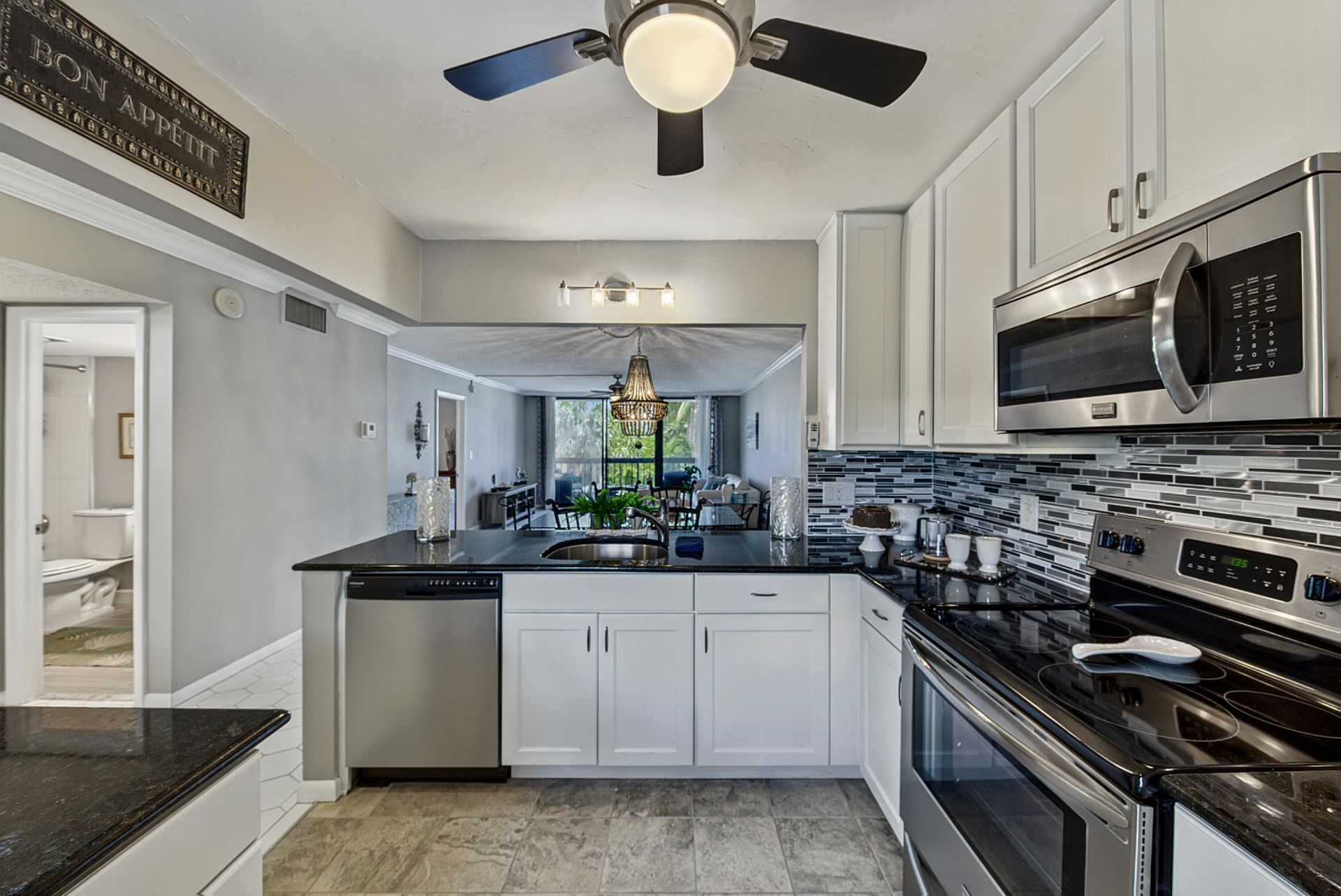 4800 Bayview Drive, Unit 402, Fort Lauderdale, FL 33308 Photo