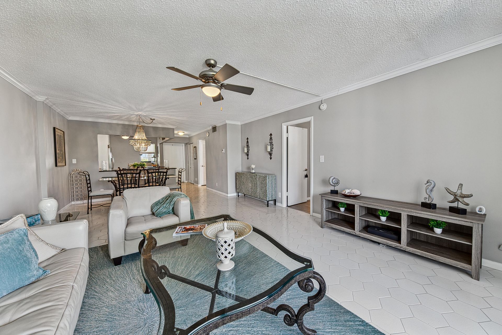 4800 Bayview Drive, Unit 402, Fort Lauderdale, FL 33308 Photo