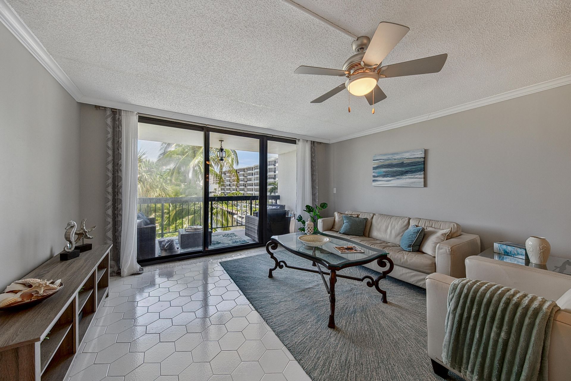 4800 Bayview Drive, Unit 402, Fort Lauderdale, FL 33308 Photo