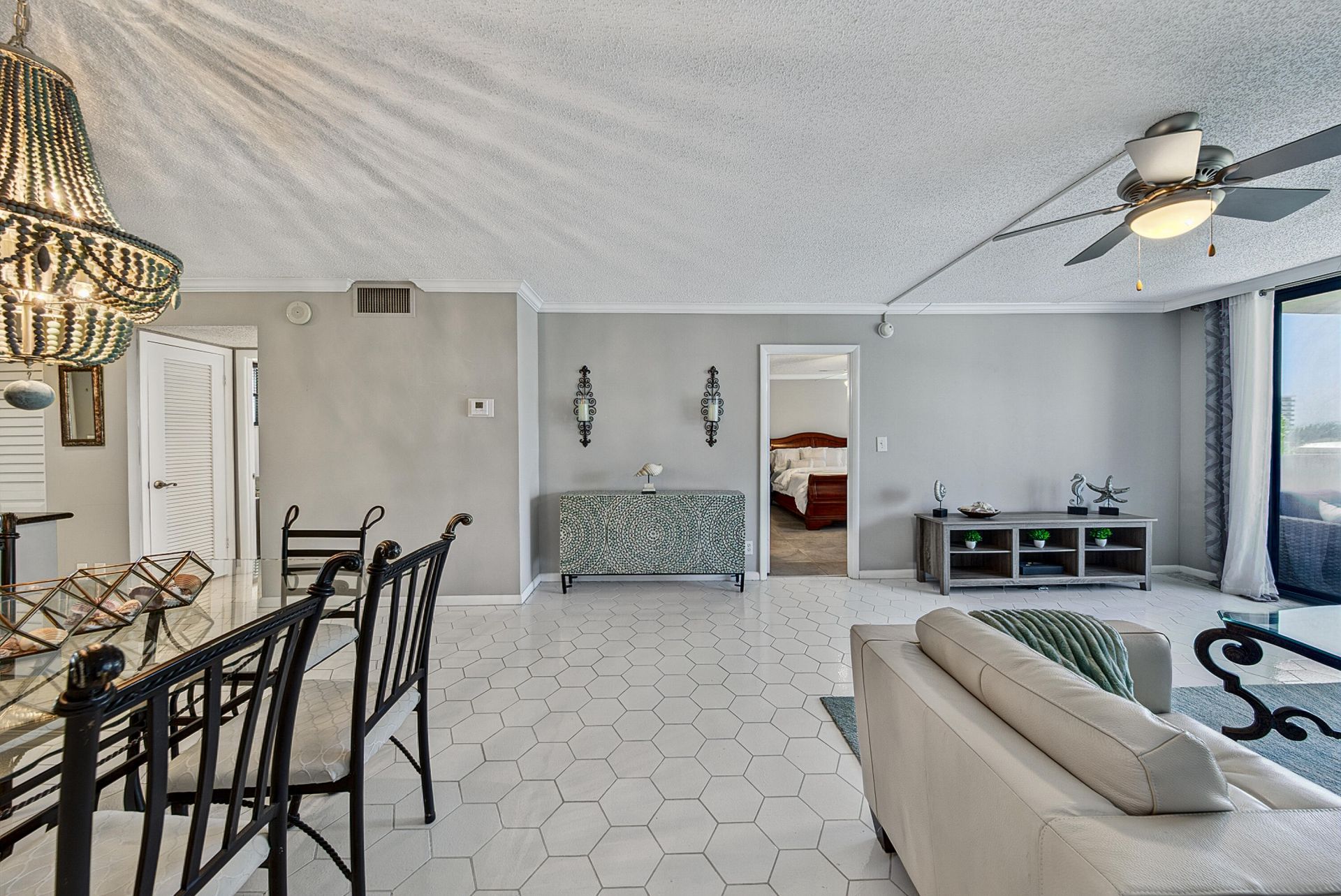 4800 Bayview Drive, Unit 402, Fort Lauderdale, FL 33308 Photo
