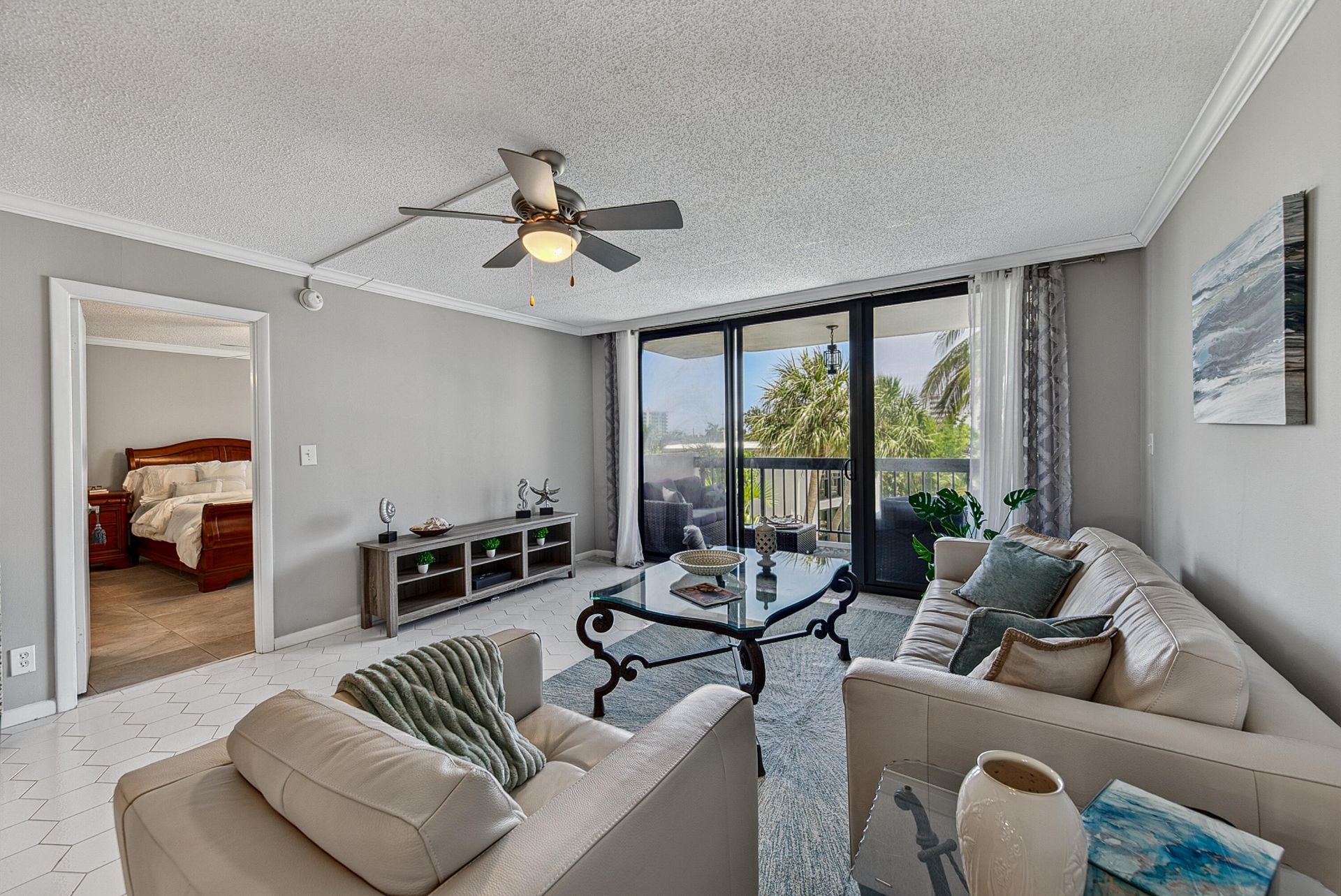 4800 Bayview Drive, Unit 402, Fort Lauderdale, FL 33308 Photo