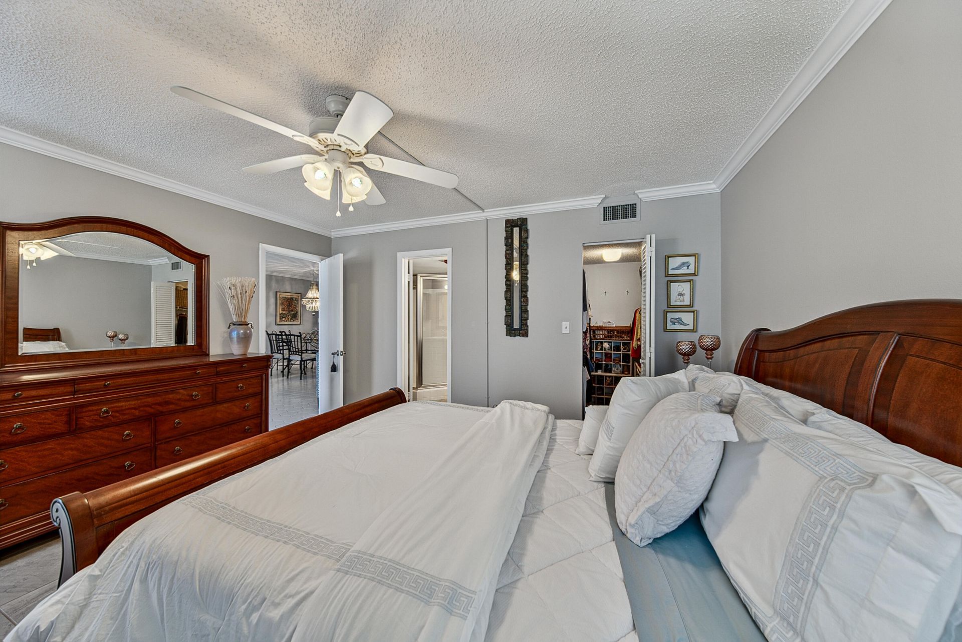 4800 Bayview Drive, Unit 402, Fort Lauderdale, FL 33308 Photo